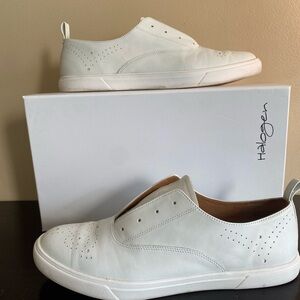 Halogen white no lace casual tuxedo type sneakers. Size 10